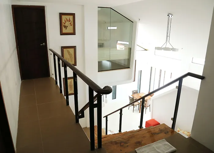 Travelbee Business Hotel 2*