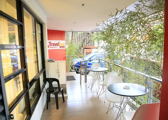 Travelbee Business Hotel 2*